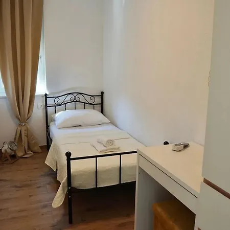 Seaside House For Families With Children Mastrinka, Ciovo - 22789 *