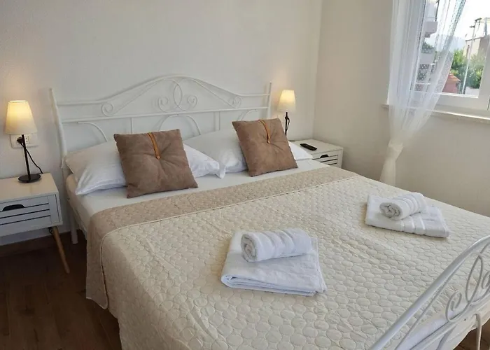 度假居 Seaside House For Families With Children Mastrinka, Ciovo - 22789 特罗吉尔