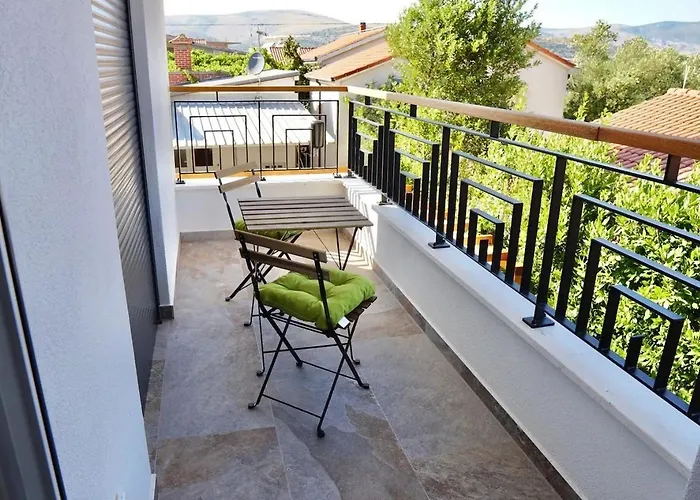 Seaside House For Families With Children Mastrinka, Ciovo - 22789 * 特罗吉尔