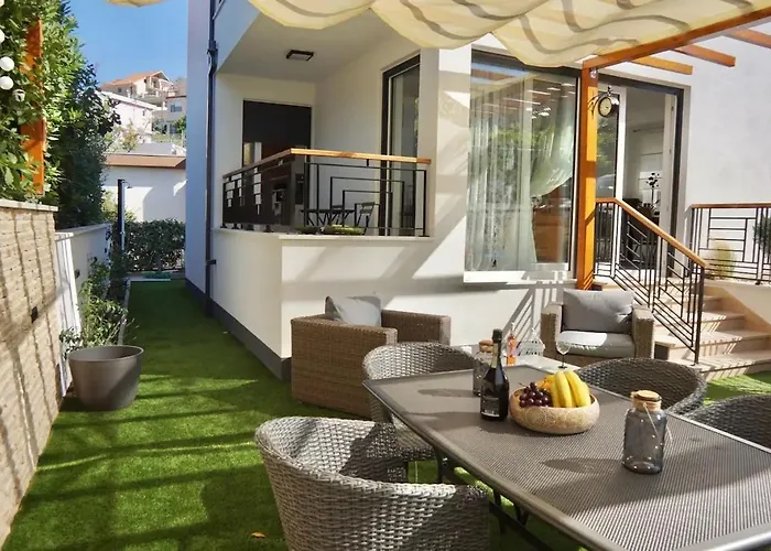 Seaside House For Families With Children Mastrinka, Ciovo - 22789 *